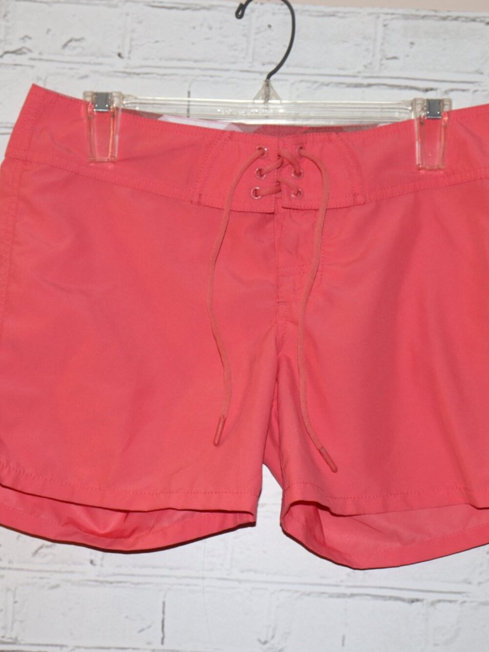 🌸 Oakley Lace‑Up Shorts · Size 5/6 (US/CAN) · Coral Pink Sporty and lightweight